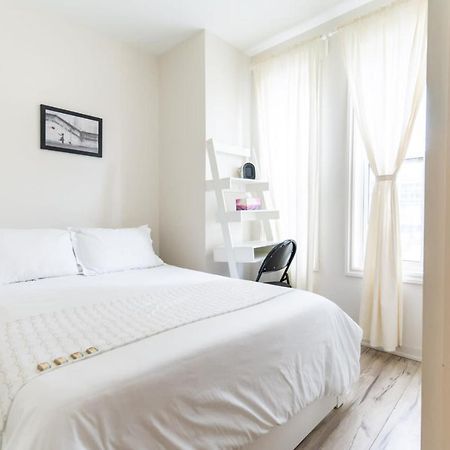 Modern 1 Bedroom Apartment With In-Suite Laundry Hamilton Luaran gambar