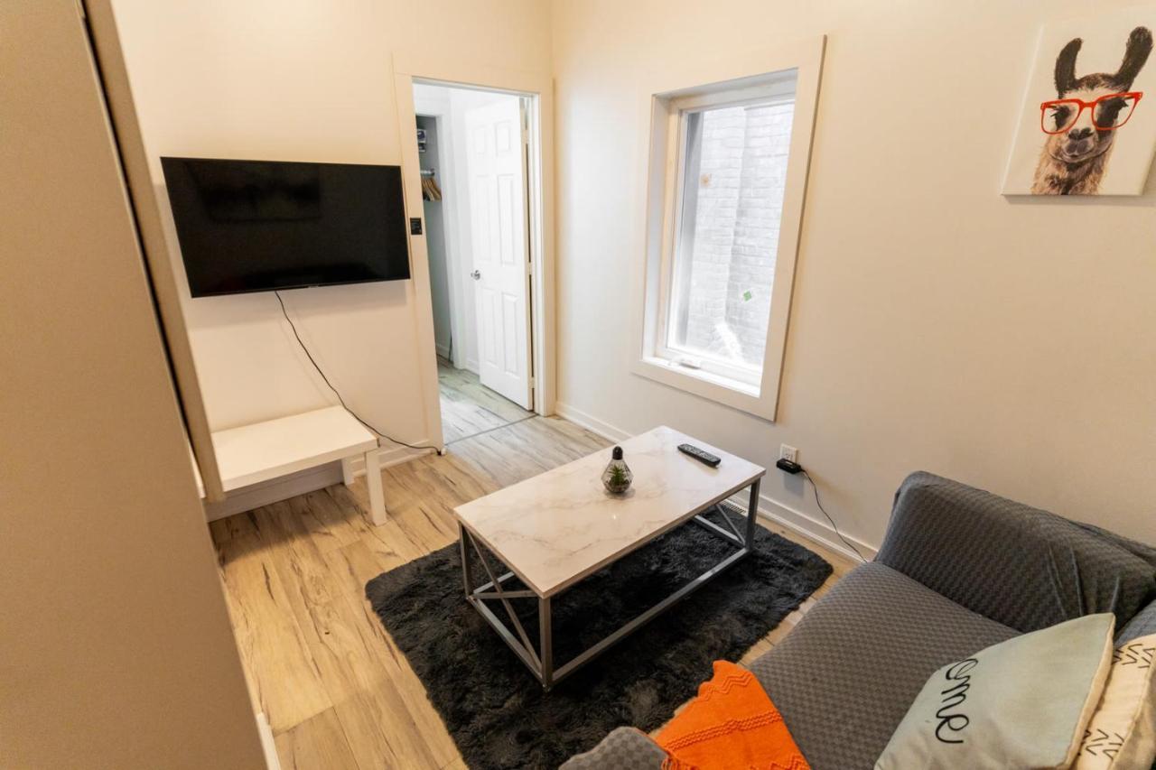 Modern 1 Bedroom Apartment With In-Suite Laundry Hamilton Luaran gambar