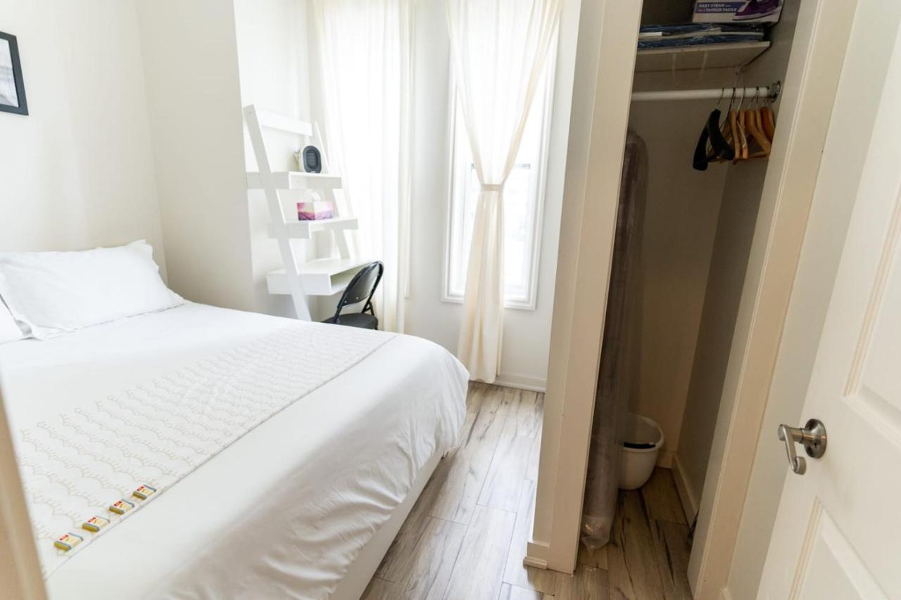 Modern 1 Bedroom Apartment With In-Suite Laundry Hamilton Luaran gambar