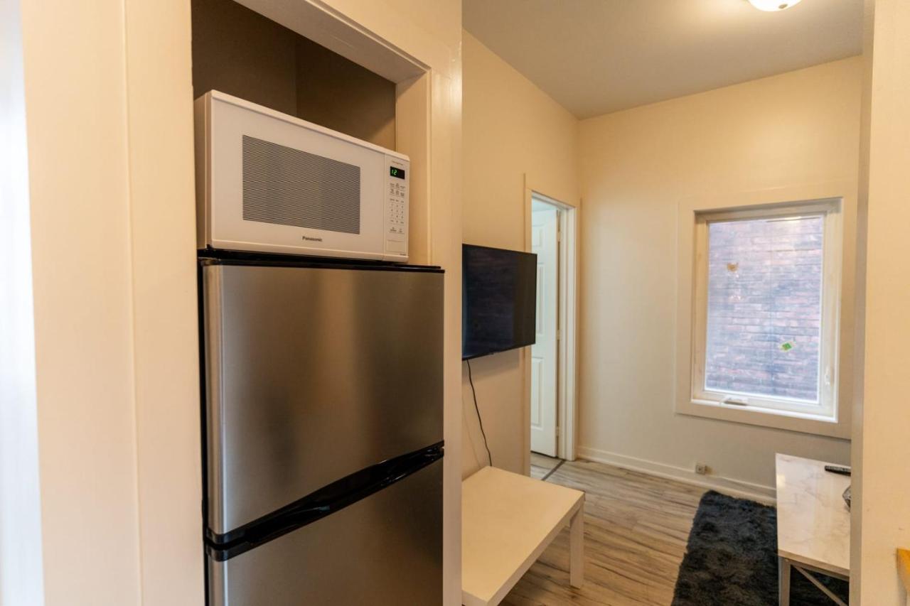 Modern 1 Bedroom Apartment With In-Suite Laundry Hamilton Luaran gambar